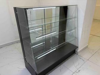 Продам витрину с подсветкой