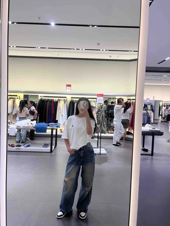 Женские джинсы