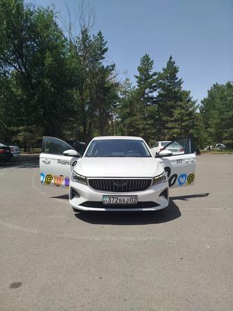 Водитель такси на авто компаний