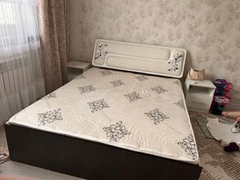 Кровать с матрасом