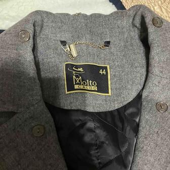 Продам женское пальто