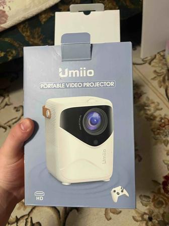 Продам проектор Umiio