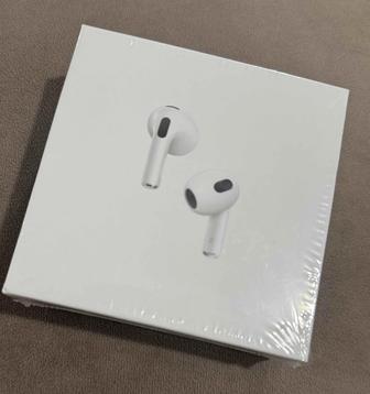 Наушники Apple AirPods 3 with Lightning/Wireless Charging белый