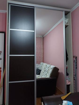 Кто ищет шкаф-купе для семейных.