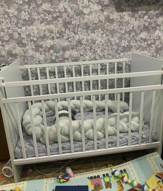 Продам детскую кроватку