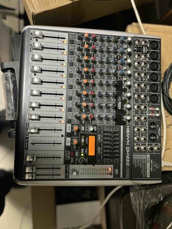 Микшерный пульт беринджер