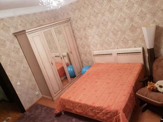 Продам светлый спальный гарнитур