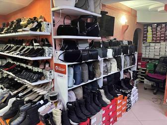 Продам оборудование, полки шкафы под обувь и сумки