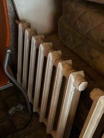 чугунный радиатор отопления.