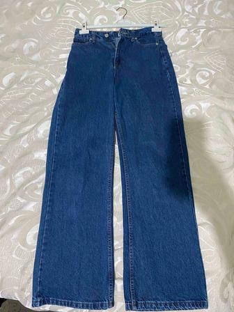 Джинсы продается