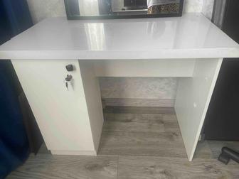 Продам стол