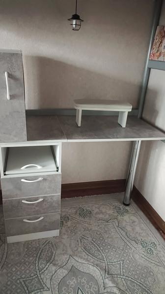 Столик для маникюра