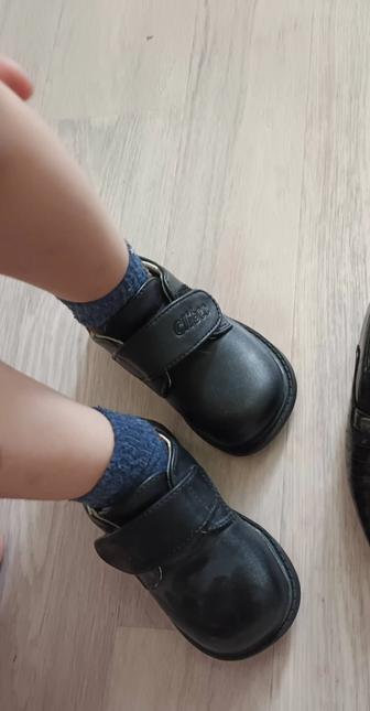 Детские туфли