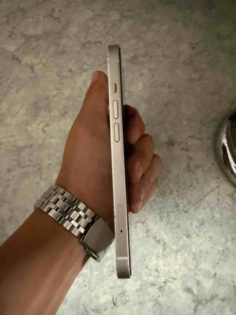 Продам IPhone 13