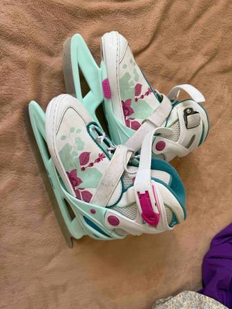 Продаю детские коньки