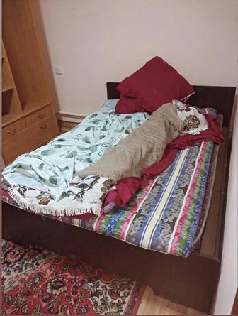 Продам кровать двухспалку с матрасом