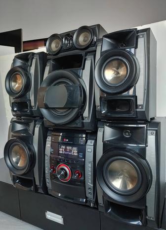 Продам мощный музыкальный центр / домашний кинотеатр LG
