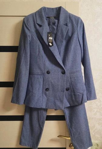 Продам костюм брючный с пиджаком