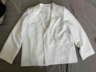 Белый пиджак