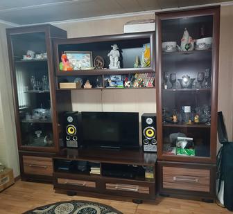 Продам горку для гостиной