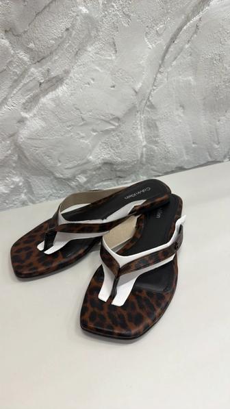 Продам женские шлепанцы