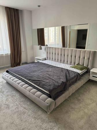 кровать с матрасом