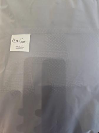 Полотенца для ног от бренда DKNY