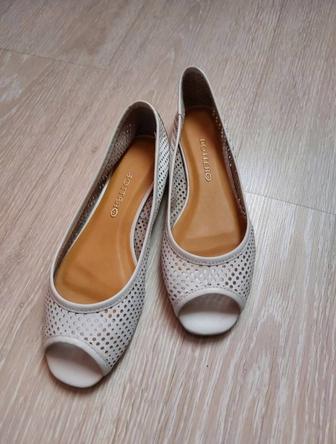 Женские летние балетки белого цвета