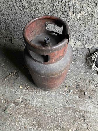 Продам газовый баллон красный маленький