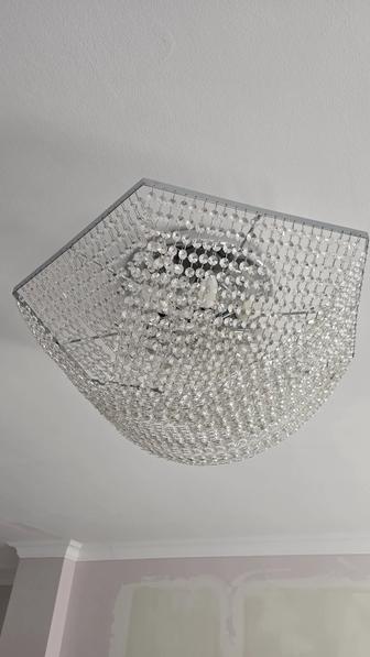 Продам люстры, бра