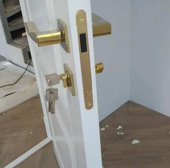 Установка межкомнатных дверей