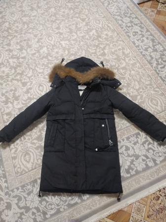 Продам зимний пуховик для левочки