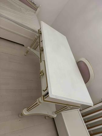 Продам стол детский