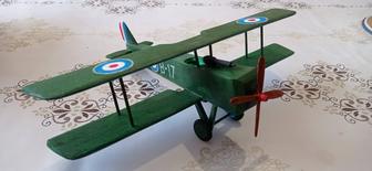 Деревянная игрушка биплан