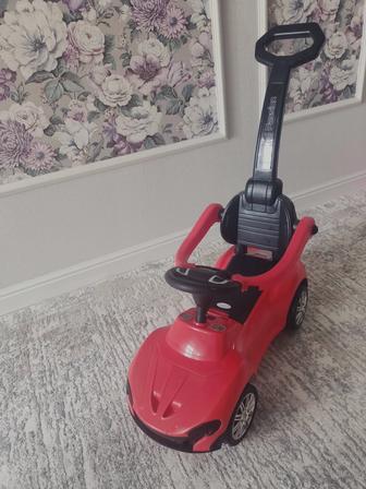 Продам детскую машинку толокар