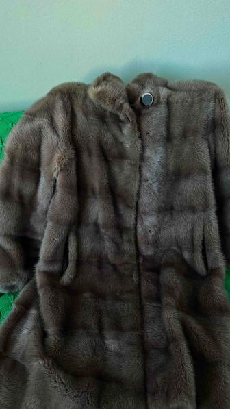 Продается натуральная норковая шуба
Размер 4648