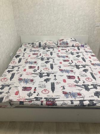 Продам кровать с матрасом б/у. Размер 180 на 200. Только самовывоз. 15000 т