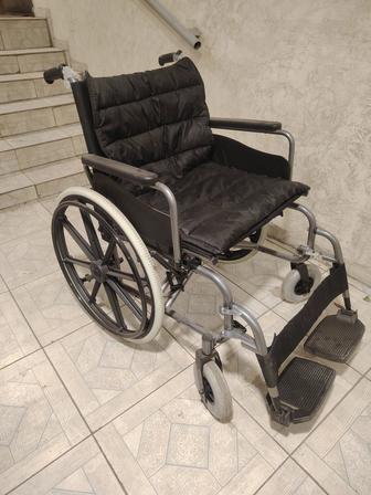 Продам инвалидную коляску