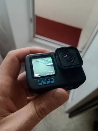 Продам экшн камеру Go Pro 10 в отличном состоянии.