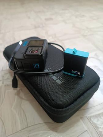 Продам экшн камеру Go Pro 10 в отличном состоянии.