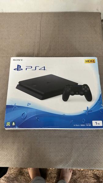Play station 4 slim 1tb