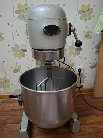 Продам Тестомес в хорошем состоянии