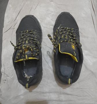 Срочно.Мужские,весенне-осенние кроссовки 40р,41р,45р,женская обувь 37р и шл