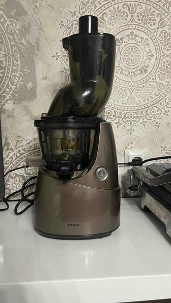 Продам соковыжималку Bork S612