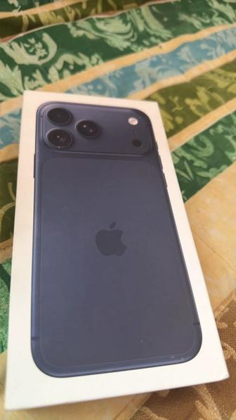 Продам телефон 17 про 256