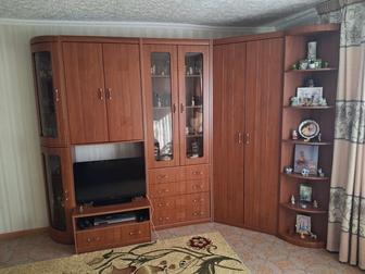 Продам угловую стенку