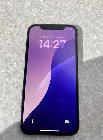 Продаю айфон 12