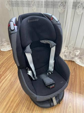 Продам автокресло maxi cosi.