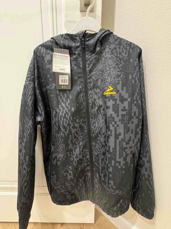 Продам ветровку на подростка