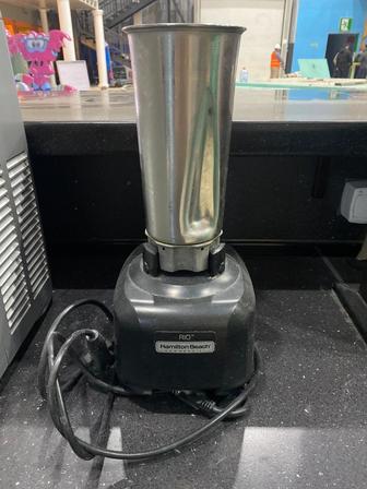 Блендер профессиональный для молочных коктейлей